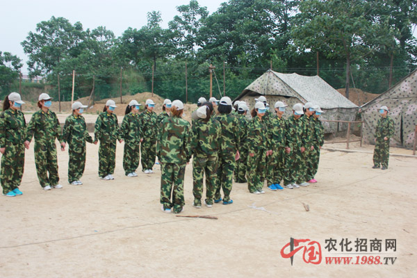 龍福山莊拓展訓(xùn)練:綻放屬于自己的色彩