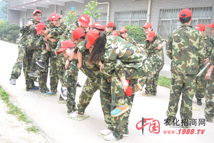 �M�Ɂ��R�d��һ��(g��)׌�҂��˽�F(tu��n)�(du��)�ЈF(tu��n)�Y(ji��)���f(xi��)������������I(xi��n)�������Ҫ�Ե��(xi��ng)Ŀ��