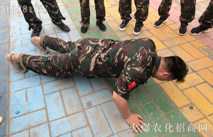 �������������ƵZǰ�С�Ӗ���I��Ӗ�w��