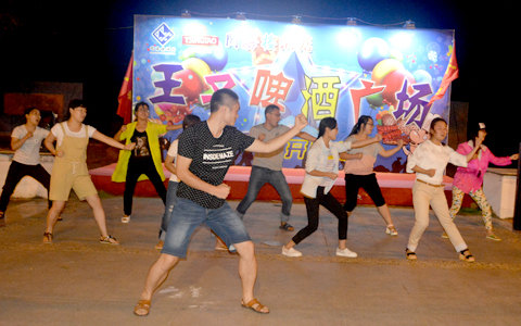 �SˬӢ����������A�������ഺ��Ѫ����������L(f��ng)��