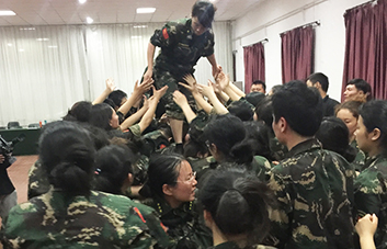 �Θ�ƥ�R�y��Խ�����˱��F���L����