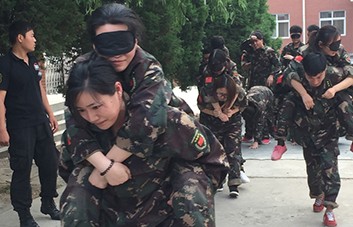 ������;�ж��D�U���Ҷ����v�������¸�ǰ����