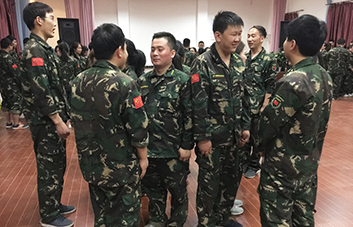 ��ٝ�����������ǿ옷��������