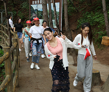 �S��̤��ǧɽ�fˮ���^ʯ�֣��p�w����