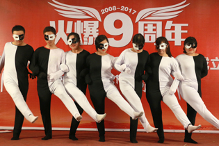 �{(di��o)ζƷ���ڰ��䡷��(chu��ng)���赸����һ�ӵ�ҕ�X(ju��)�_����