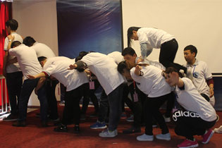 �𱬾W(w��ng)�F������Ӗ(x��n)�I�L(f��ng)��չʾ��վ�ھ��˵ļ����������ĸ��h(yu��n)��